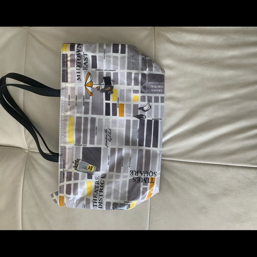 Kate Spade tote in good condition w/fun NYC design